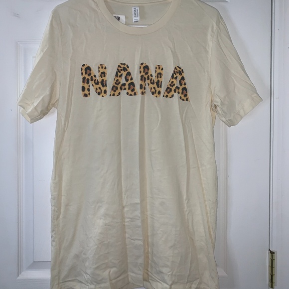 Cream “NANA” cheetah print tshirt (great Mother’s Day gift) 😊 - Picture 1 of 2